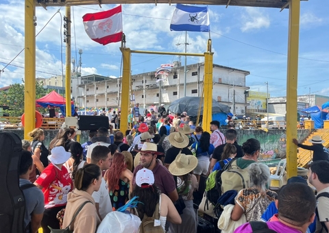 Torcedores se despedem de Parintins e retornam a Manaus após Festival