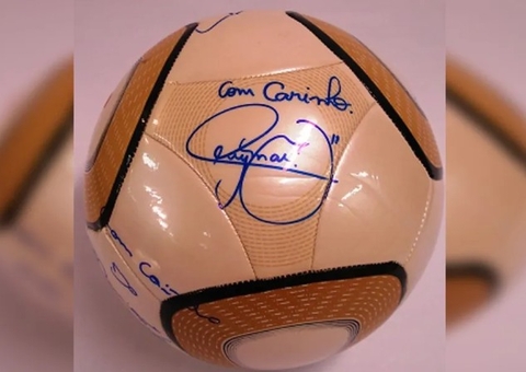 STF condena a 17 anos de prisão homem que furtou bola autografada por Neymar 