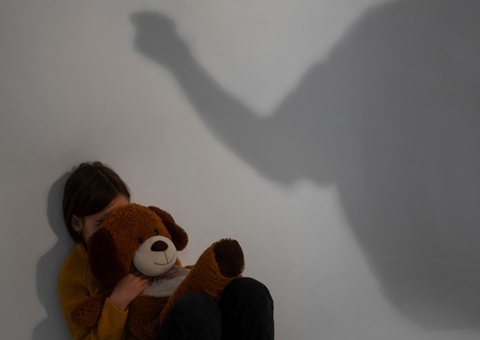 Pai é preso por estuprar filha por quatro anos no Jorge Teixeira