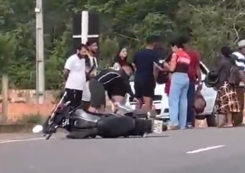 Vídeos: Motociclista morre em grave acidente entre motos na AM-070