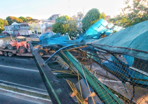 Passarela destruída por carreta na Av. Torquato Tapajós será reconstruída 