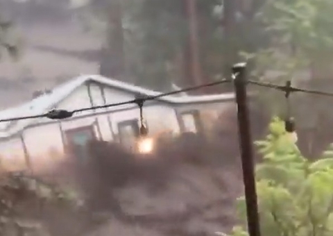 Enchentes atingem o novo México e matam 3 pessoas; casa foi arrastada