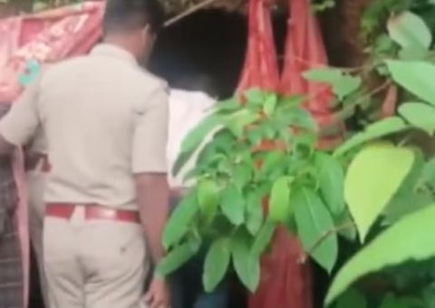 Polícia encontra mulher e filhas que viviam escondidas em caverna na Índia