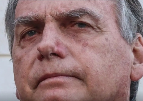 Pen drive apreendido em casa de Bolsonaro é irrelevante, diz PF