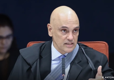 Moraes reforça proibição de redes para Bolsonaro sob pena de prisão