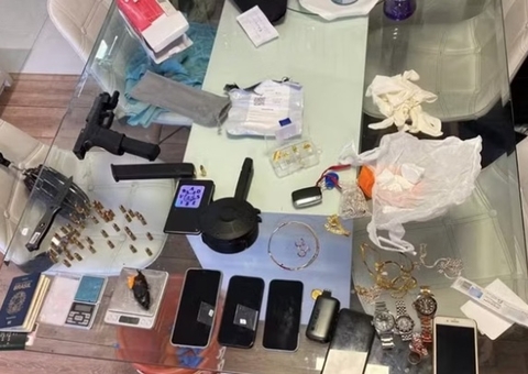 Casal é encontrado morto após criança notar sangue escorrendo na parede de prédio