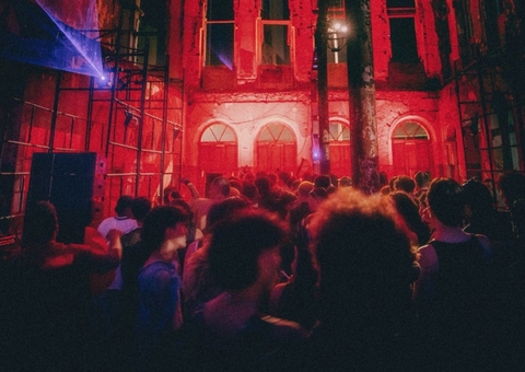 Carlos do Complexo faz estreia em Manaus com festa eletrônica no Centro