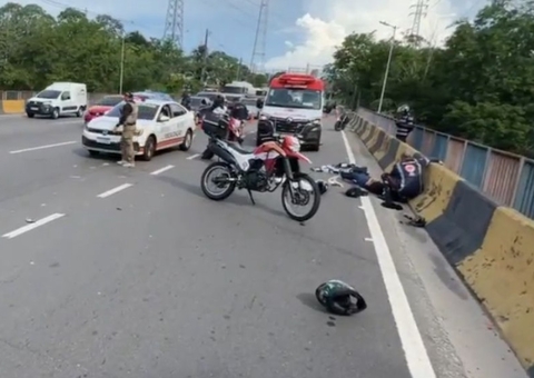 Acidente na Avenida das Torres deixa mulher ferida e complica trânsito em Manaus