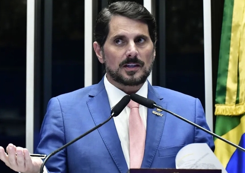 Marcos do Val viaja aos EUA mesmo com passaporte bloqueado pelo STF