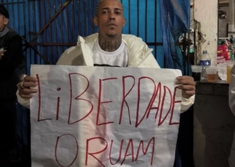 MC Poze do Rodo protesta por liberdade de Oruam 