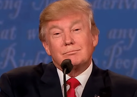 Trump anuncia tarifa de 25% contra a Índia por compras da Rússia 