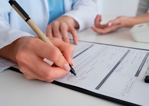 Empresa que demitiu funcionária no Amazonas após erro em atestado perde ação 