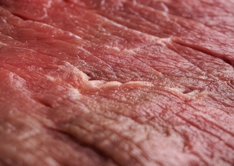 Novas tarifas dos EUA podem impactar mercados de carne e frutas no Brasil