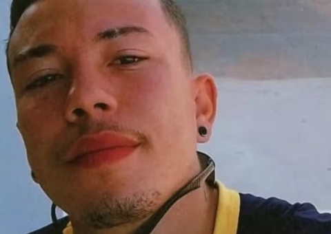 Jovem é esmagado ao ficar preso na porta de casa em MS