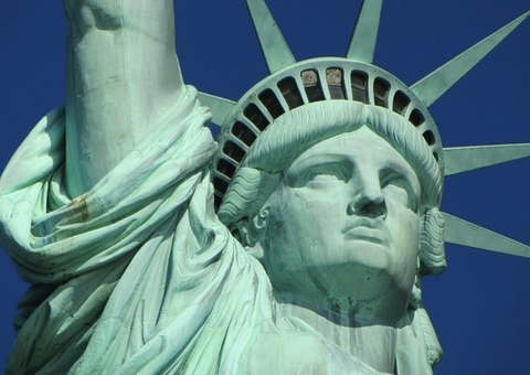 EUA podem passar a exigir taxa de até R$ 82 mil para vistos de turismo e negócios