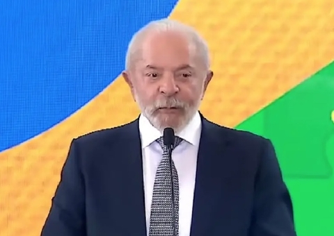 Lula defende PIX e critica sanções dos EUA: "Trump deveria experimentar"