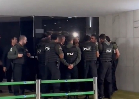 Hugo Motta convoca sessão na Câmara, mas oposição mantém ocupação