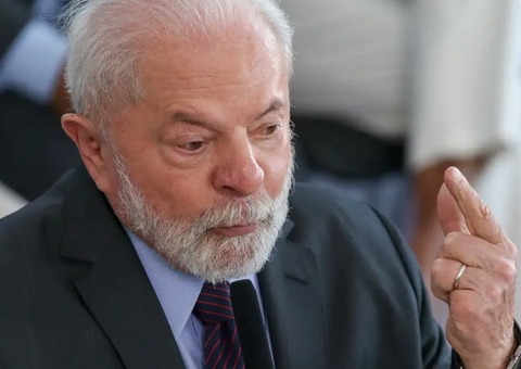 Lula sobre ligar para Trump: 'Um presidente não pode ficar se humilhando para outro'