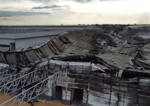 Incêndio em fábrica do Distrito Industrial é controlado após mais de 40 horas