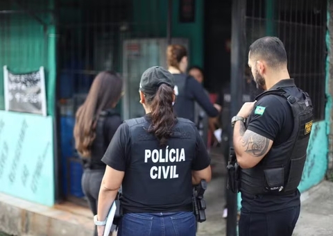 Filha pede socorro e mãe é resgatada após 5 dias acorrentada em cárcere no Amazonas