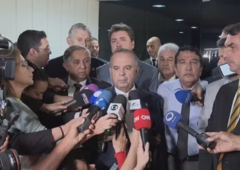 Oposição desocupa plenário do Senado após mais de 47 horas