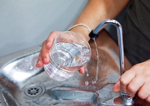 Águas de Manaus é condenada a pagar R$ 5 mil por corte indevido de água