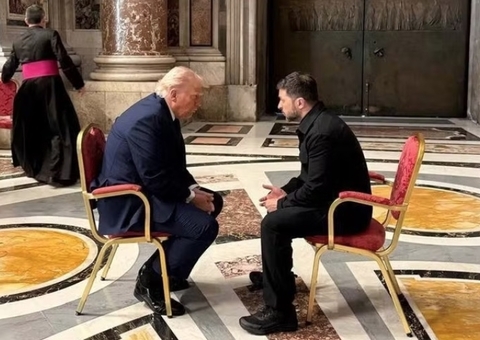 Ucrânia terá de ceder território para Putin, insiste Trump