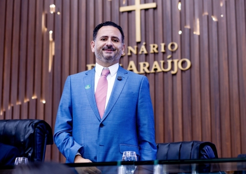 Marco Aurélio Choy é homenageado na Aleam pelo Dia do Advogado