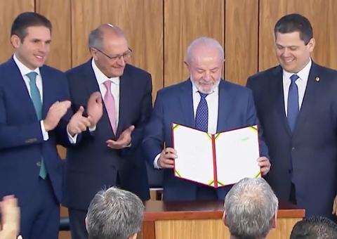 Lula libera R$ 30 bilhões em crédito para empresas atingidas pelo tarifaço