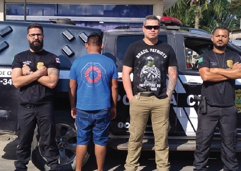 'Xonadinho' é preso com arma e jiboia no Amazonas