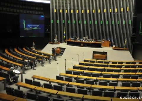 Câmara aprova projeto que combate adultização de crianças nas redes sociais