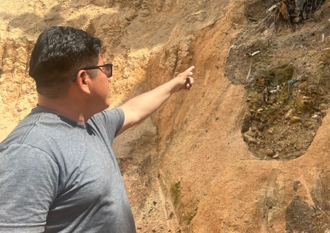 Águas de Manaus falha e deixa comunidade em lamaçal há mais de oito anos