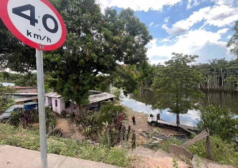 Veja momento em que caminhão quase destrói casa de idosa na Av. do Turismo; vídeo