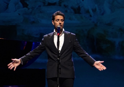 Tenor Thiago Arancam apresenta espetáculo da turnê nacional neste sábado