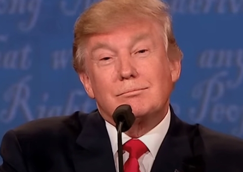 Tenho direito de fazer o que quiser pois sou o presidente dos EUA, diz Trump