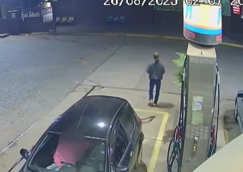 Mulher estuprada e sequestrada pelo ex salta de carro ao ver viatura; vídeo