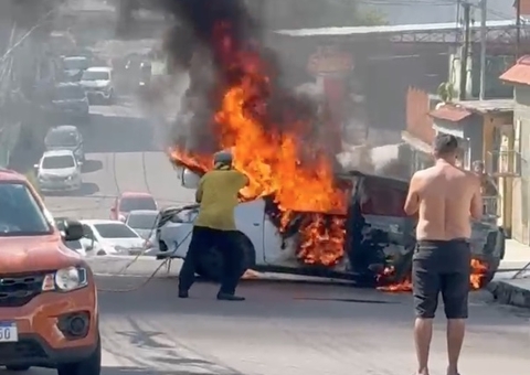 Falta de abastecimento da Águas de Manaus deixa população à própria sorte durante incêndio