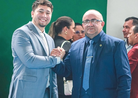 Justiça cassa prefeito e vice de Caapiranga por abuso de poder político