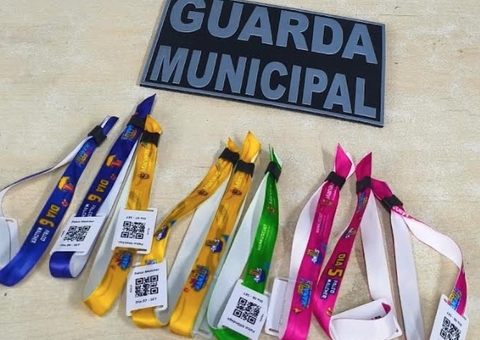 Guarda Municipal impede venda ilegal de pulseiras do 'Sou Manaus 2025'