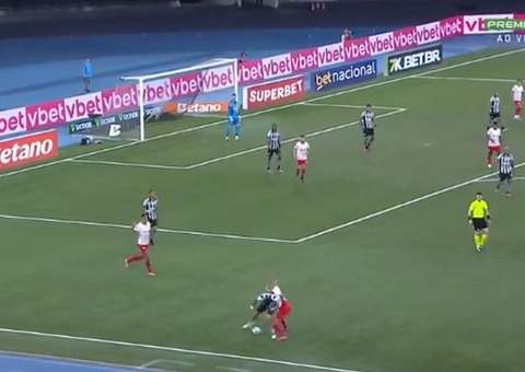 Botafogo vence o Bragantino por 4 a 1 no Nilton Santos