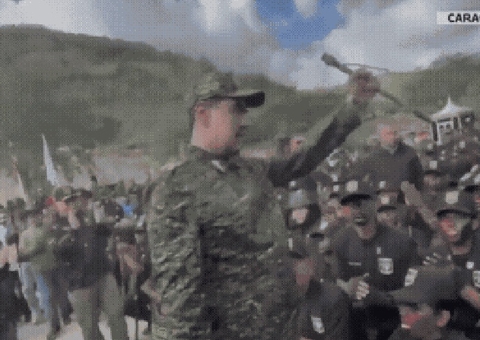 Maduro mobiliza Exército após avanço de navios de guerra dos EUA no Caribe