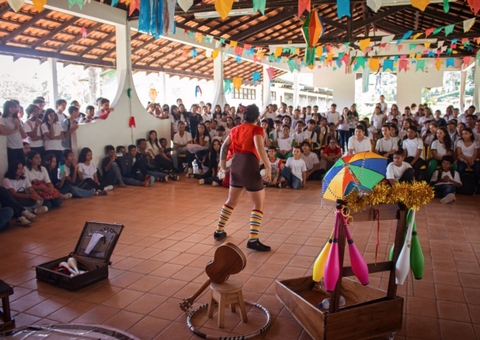 'Laboratório Rojo' oferece oficinas de malabarismo no Sou Manaus 2025