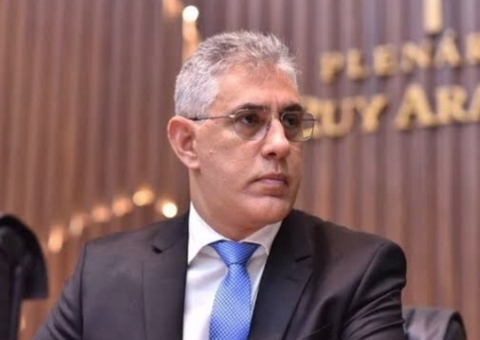 Durango Duarte lança livro sobre os primeiros anos da Província do Amazonas