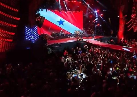 Simone se desculpa após críticas por exibir bandeira do Pará em show no feriado do Amazonas