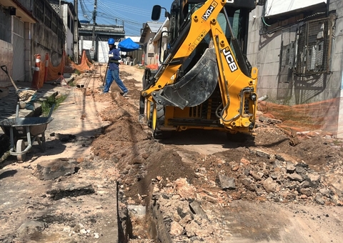 Técnico aponta risco de afundamento em ruas após obras da Águas de Manaus; vídeo