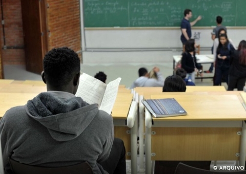 MEC e Capes abrem 7,8 mil vagas gratuitas de mestrado e doutorado para professores