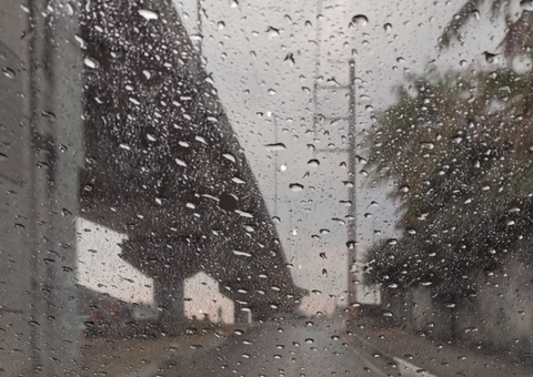 Chuva deste sábado causa desabamento de casa em Manaus