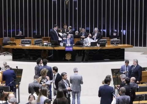 Câmara dos Deputados autoriza novo concurso público com salários de até R$ 34 mil