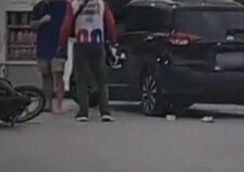 Discussão em posto de combustíveis termina em pancadaria em Manaus; vídeo