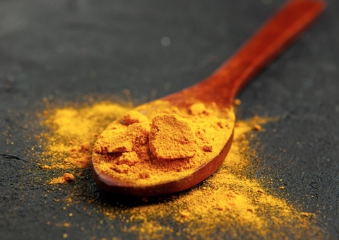 Anvisa suspende produtos de creatina, whey, cúrcuma e chá verde